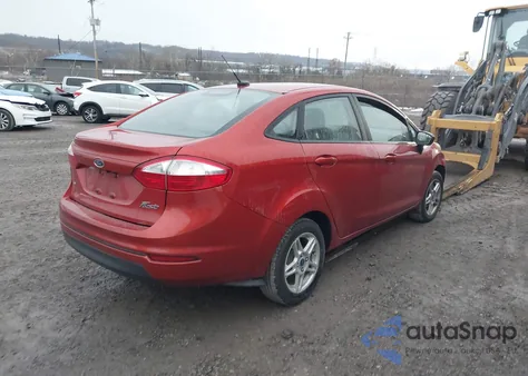2018 Ford Fiesta Se z USA, uszkodzony, nr VIN 3FADP4BJ7JM104032
